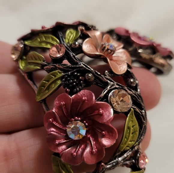 Metal Rose Bracelet - Picture 2 of 6